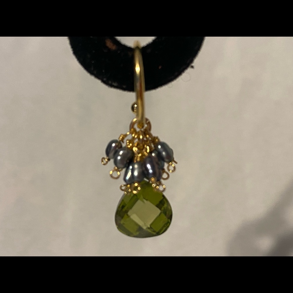 NWOT Vintage dainty earrings